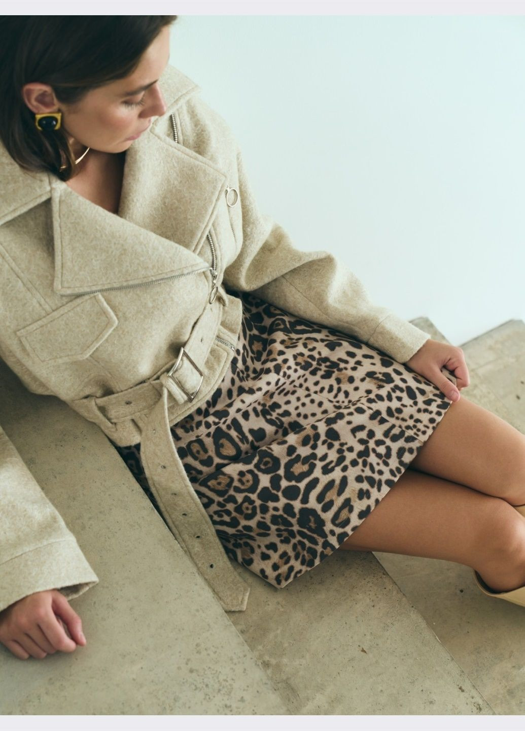 Бежевая с анималистичным узором юбка-мини с леопардовым принтом бежевая Dressa