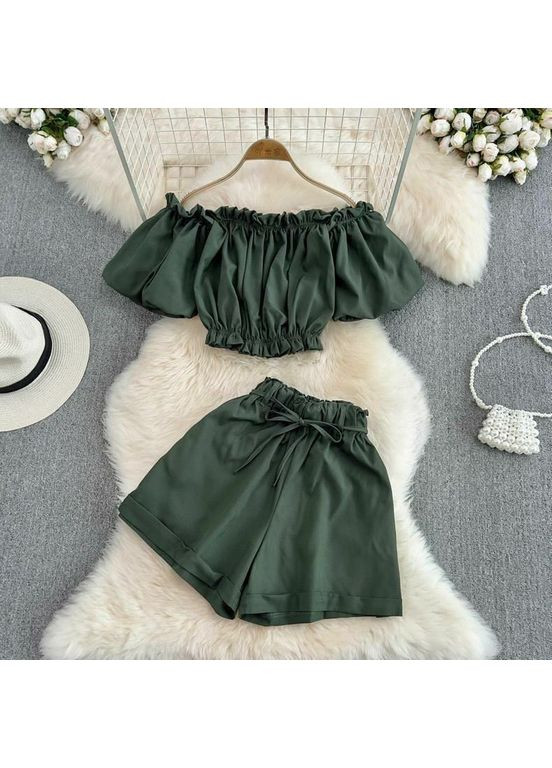 Жіночий літній костюм: топ з відкритими плечима + шорти Україна (349821584)