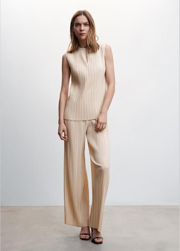 Молочная топ блузка плиссе базовая молочная Mango