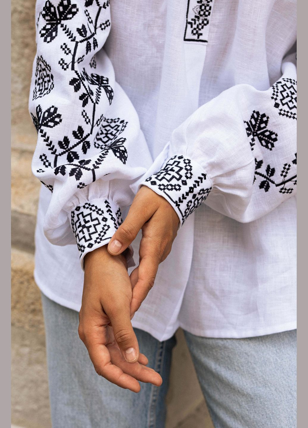 Біла вишиванка жіноча "мережка" темно синя SVARGA (345557269)