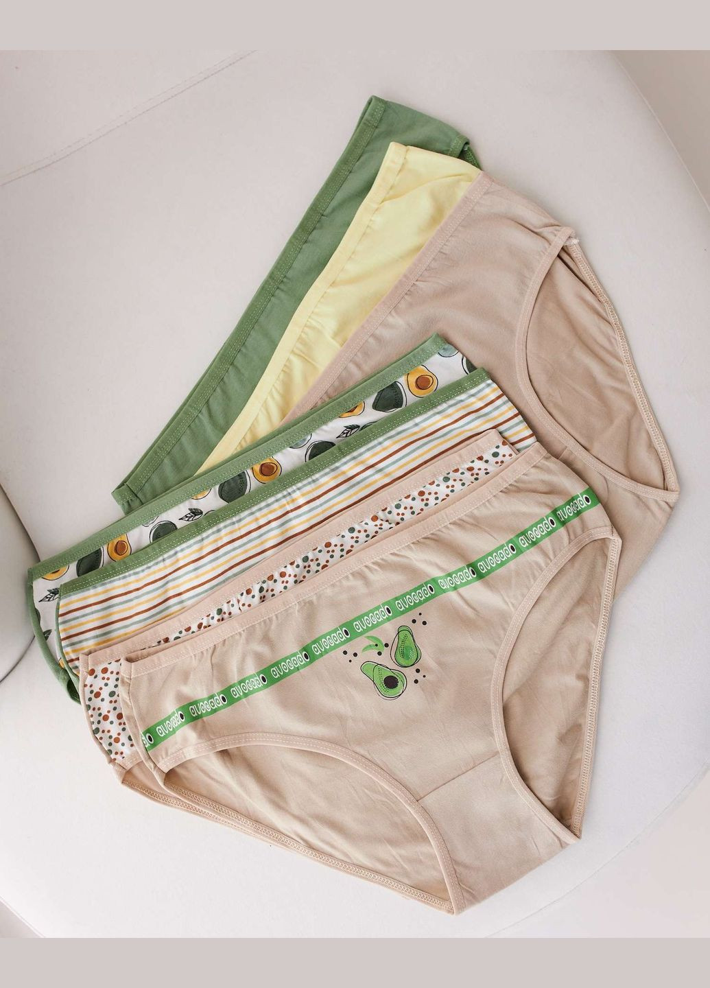 Набір жіночих трусиків тижневок батал - 7 шт Nicoletta (340277004)