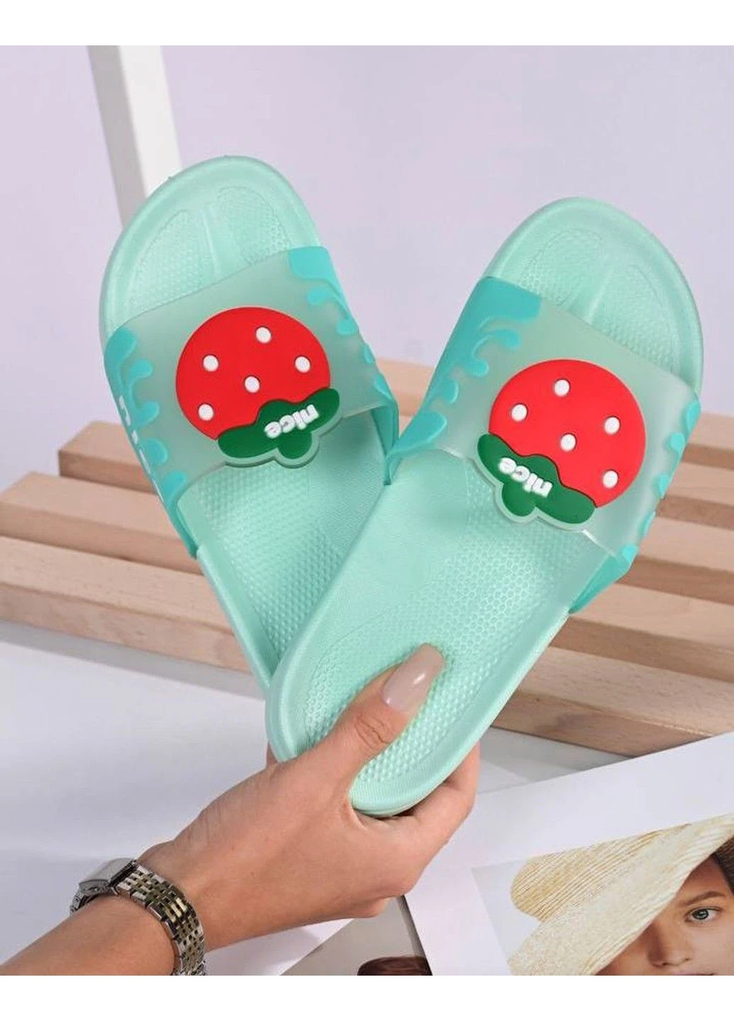 Бирюзовые шлепанцы подростковые nice бирюзовые No Brand