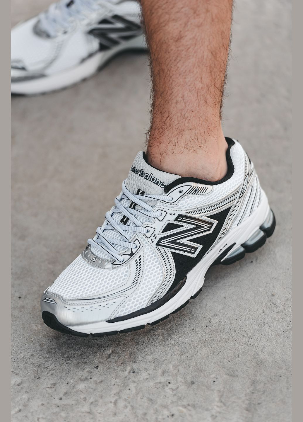 Чорно-білі Осінні кросівки чоловічі New Balance 860v2