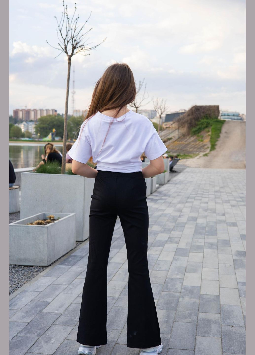 Черные праздничный, коктейльный, классические, повседневный, кэжуал, джинсовые, нарядные демисезонные клеш, зауженные брюки IRmAS