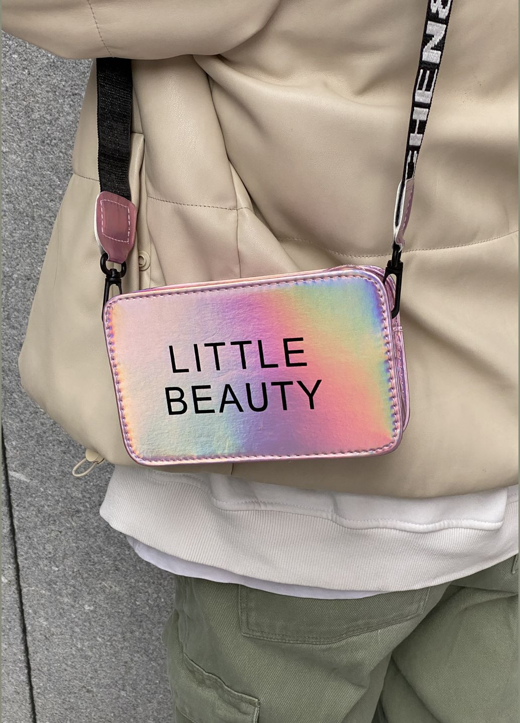 Женская детская голографическая сумка кросс-боди через плечо LITTLE BEAUTY розовая No Brand (285780135)