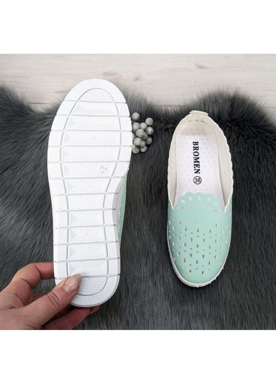 Сліпони жіночі еко-шкіра перфоровані Bromen (294050600)