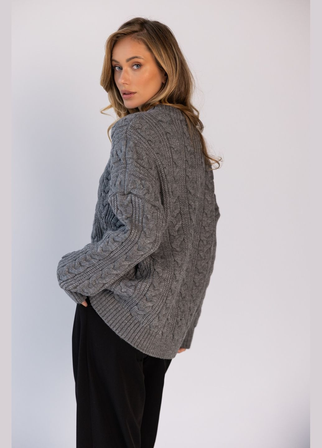 Темно-серый демисезонный свитер джемпер Larionoff