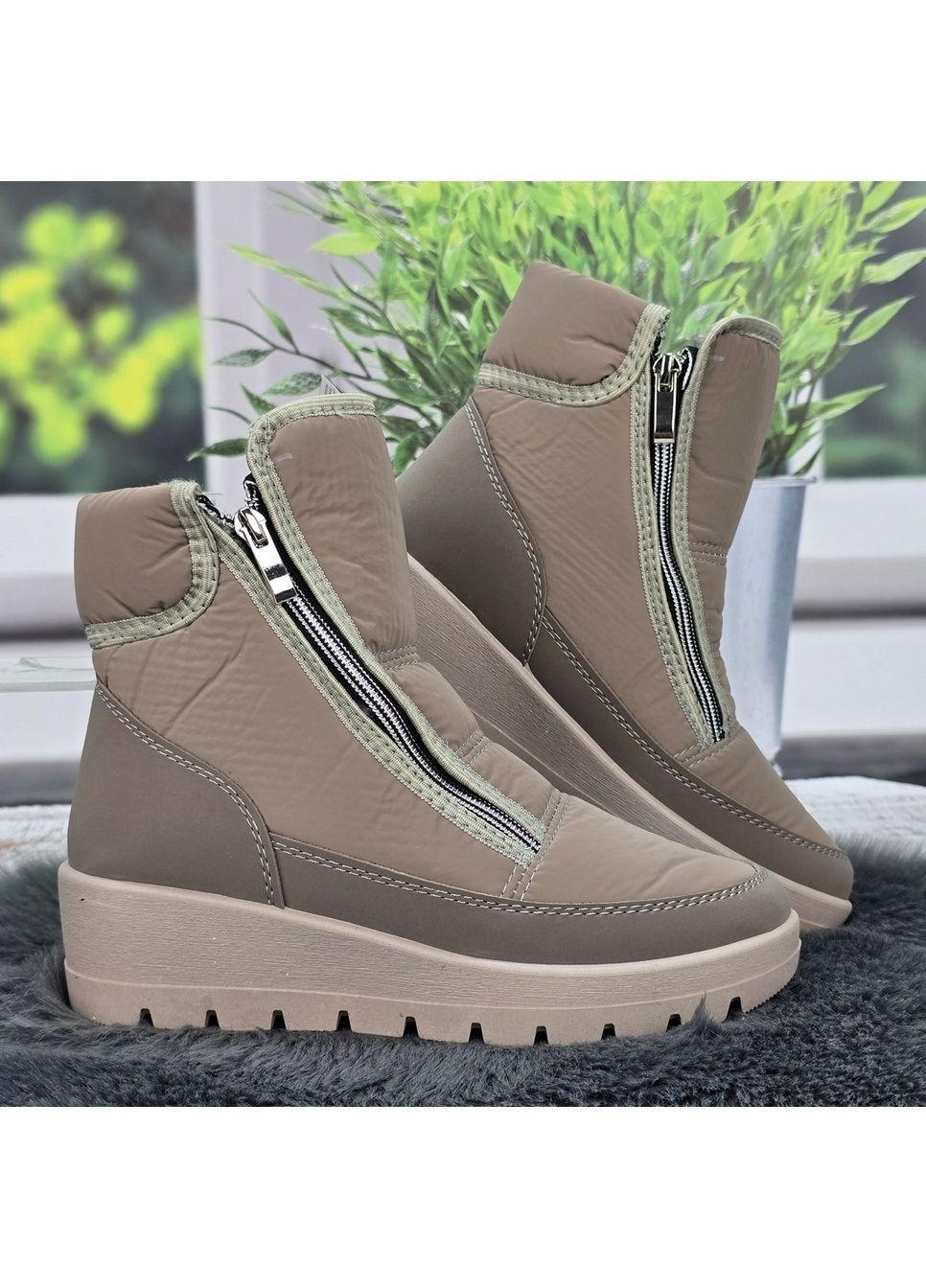 Бежевые сапоги дутики женские кредо марго бежевые с 2 зимними молниями на меху Kredo на молнии
