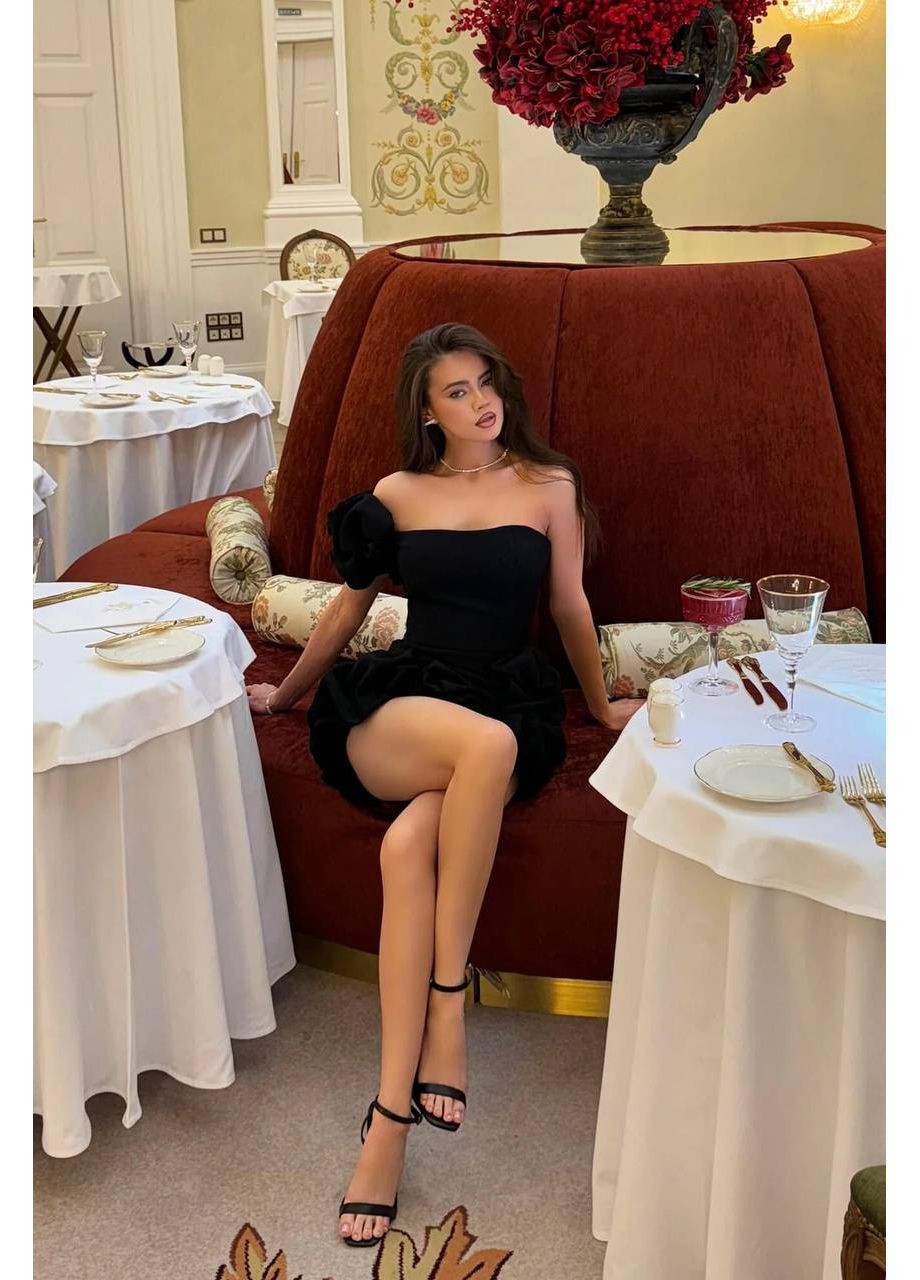 Чорна святковий жіноча сукня міні з об'ємними воланами та відкритими плечима з відкритими плечима MonCher