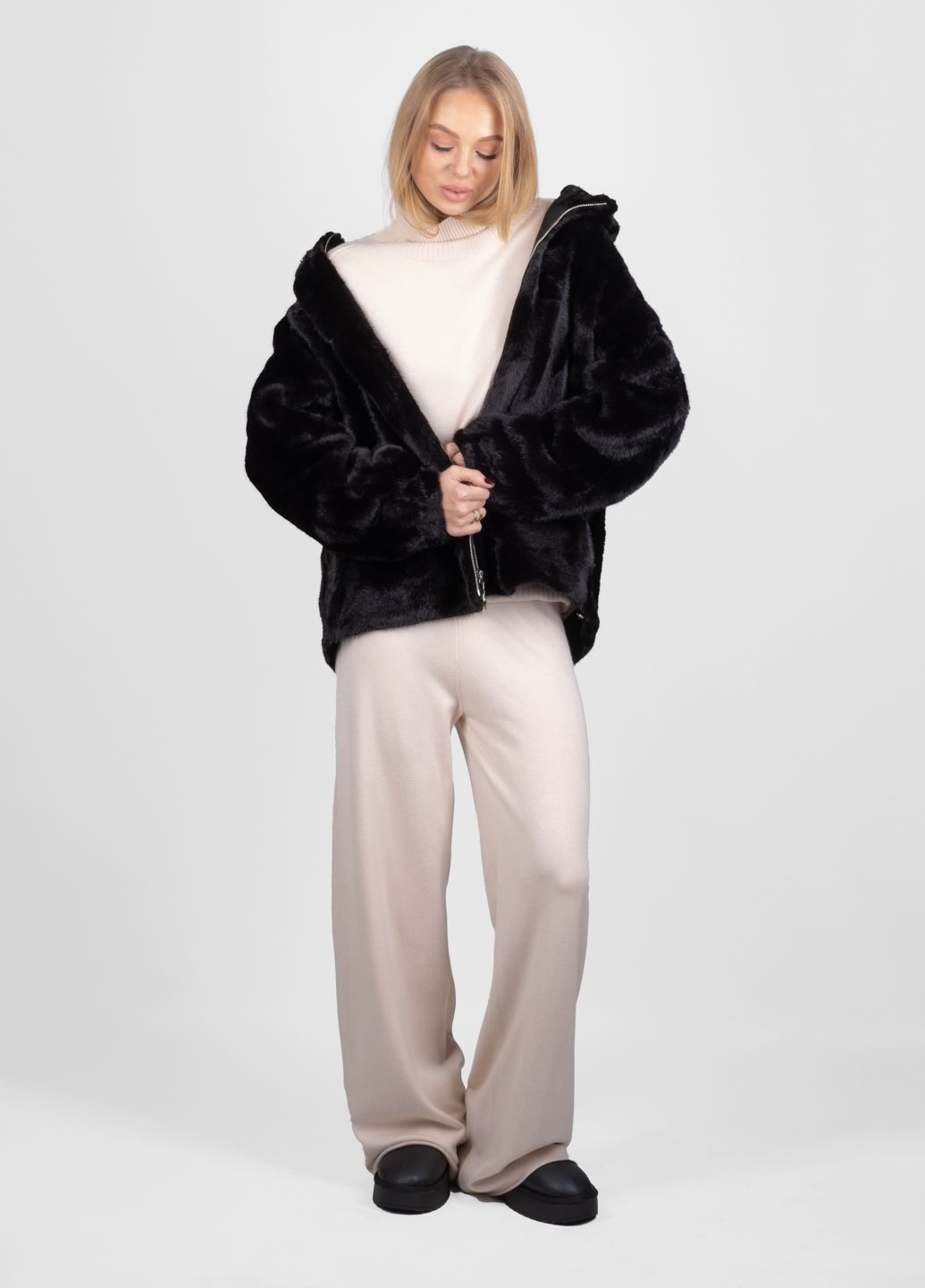 Чорна зимня шуба жіноча 344779 Power