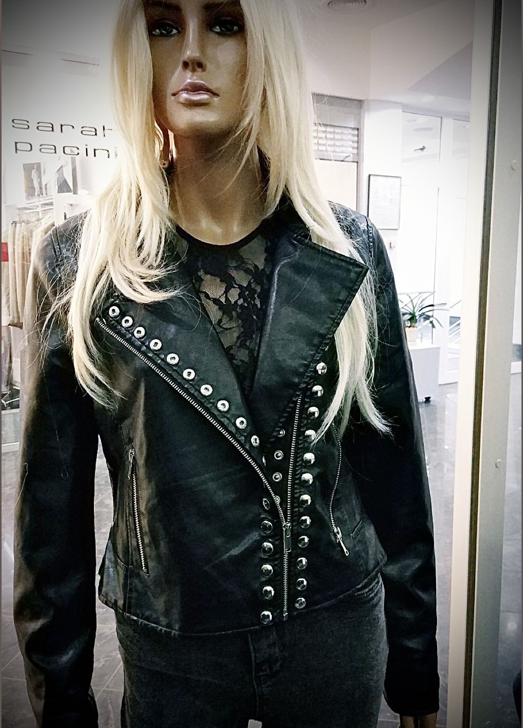 Чорна демісезонна якісна куртка кожзам жіноча. туреччина косуха KOTON