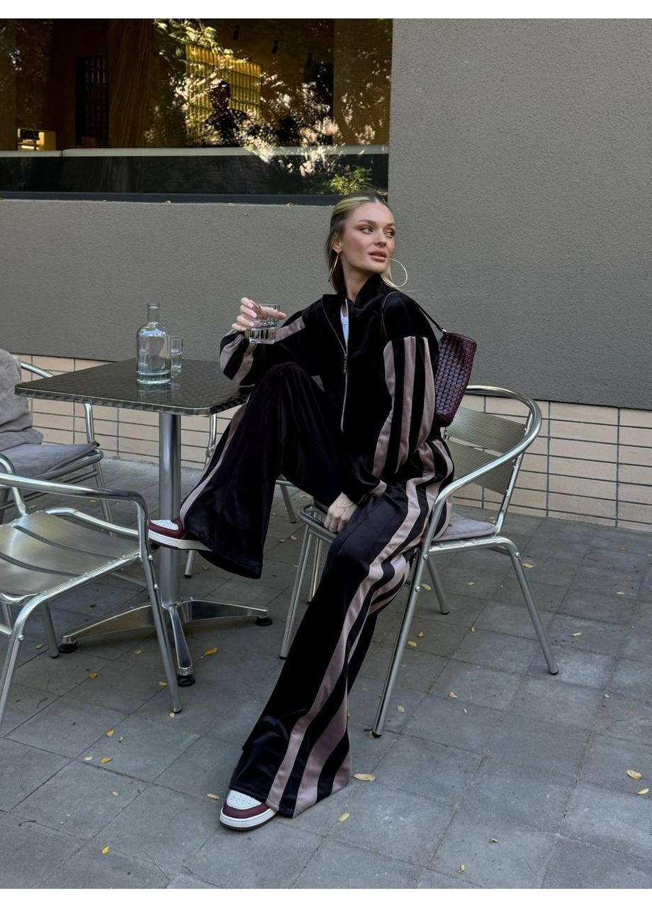 Женский спортивный велюровый костюм с контрастными полосами. No Brand (363969561)