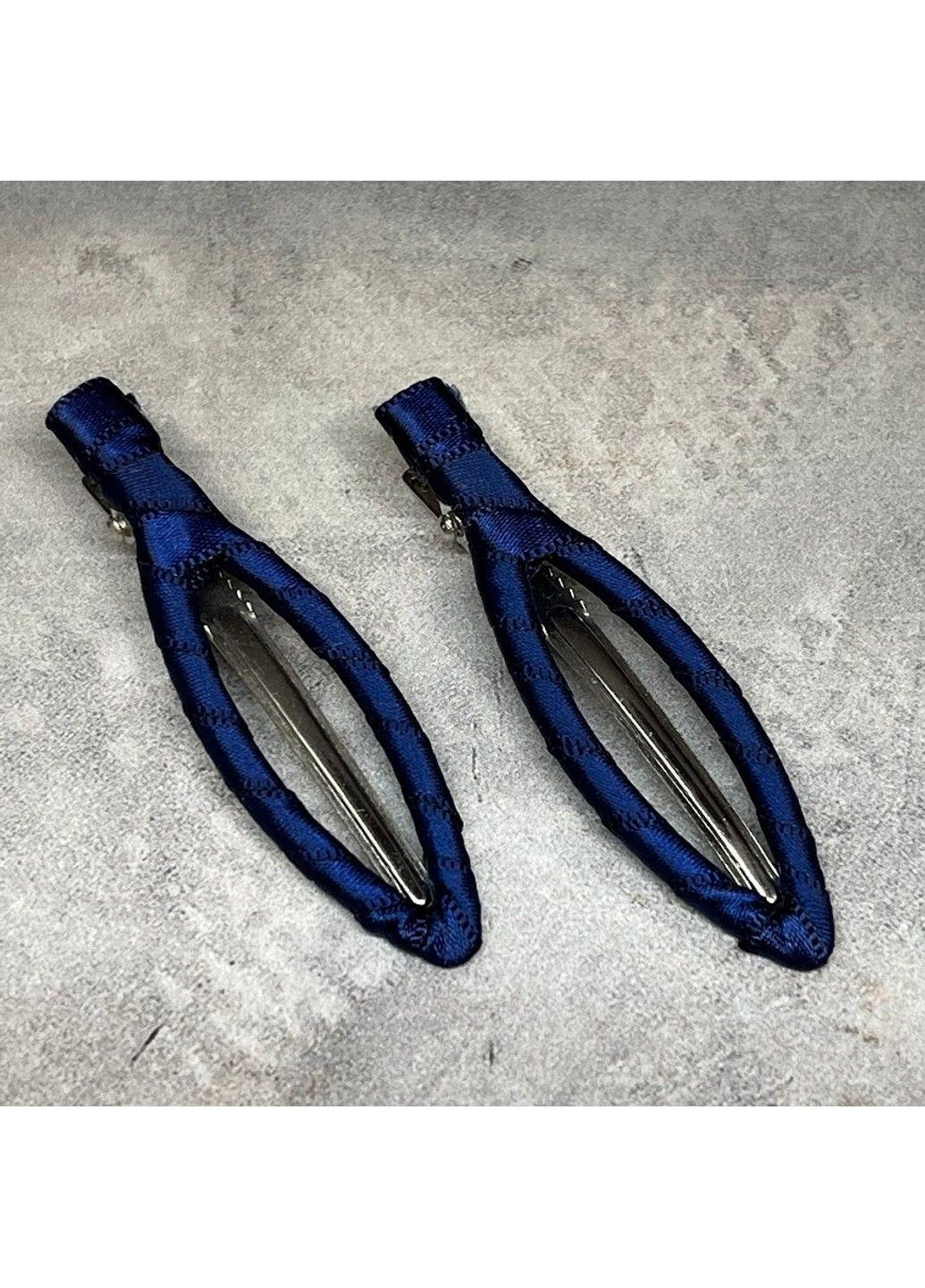 Шпилька з атласною стрічкою (зажим), 6 см, колір- темно-синій, 1 пара No Brand (322247448)