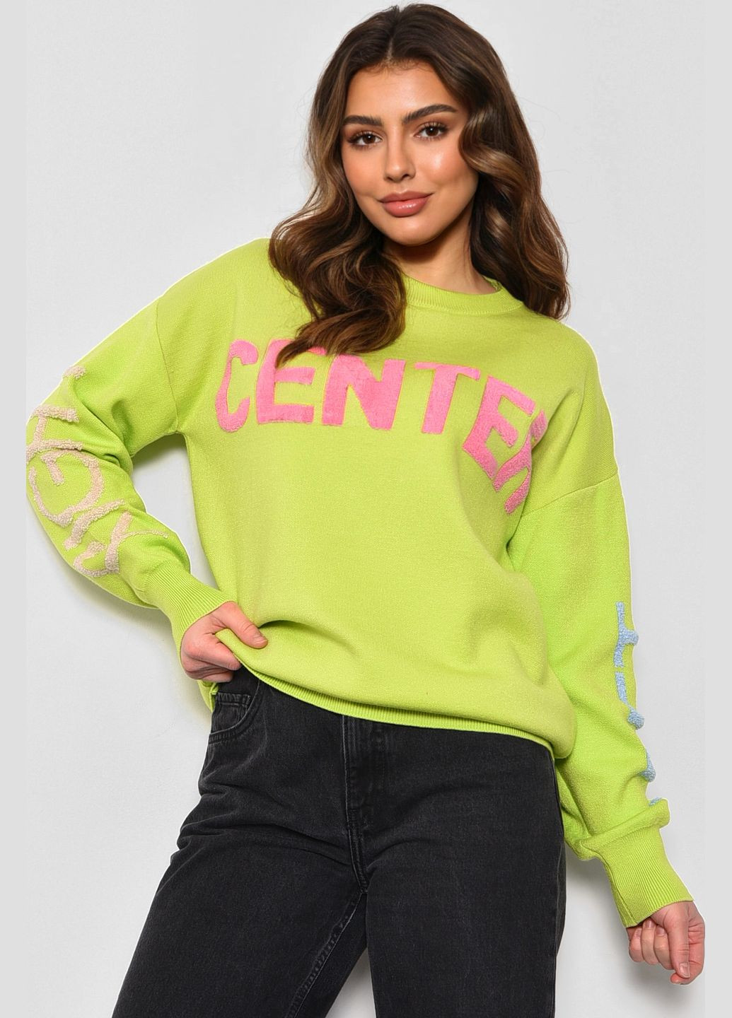 Салатовий зимовий светр жіночий напівбатальний салатовго кольору пуловер Let's Shop