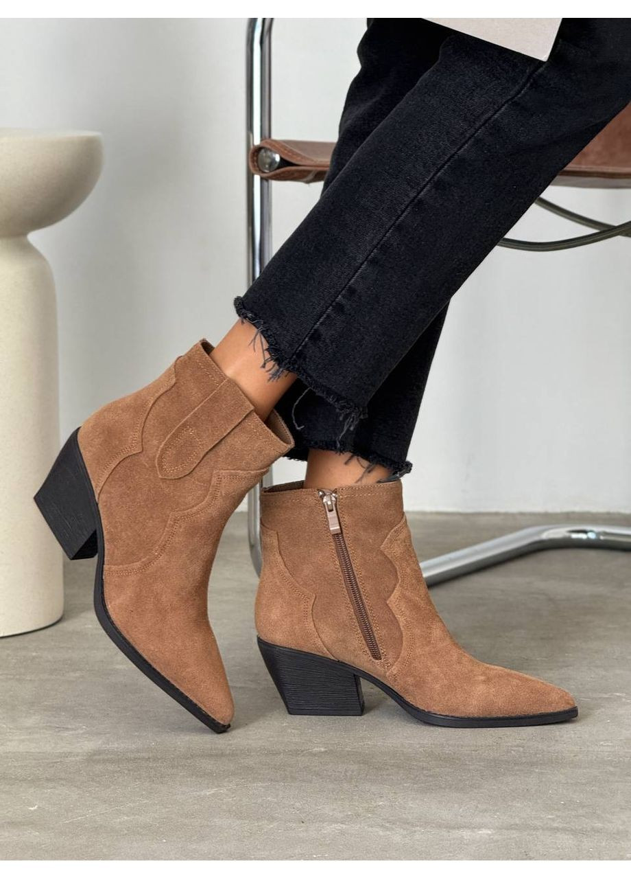 Осенние стильные женские козаки казаки No Brand без декора из натуральной замши