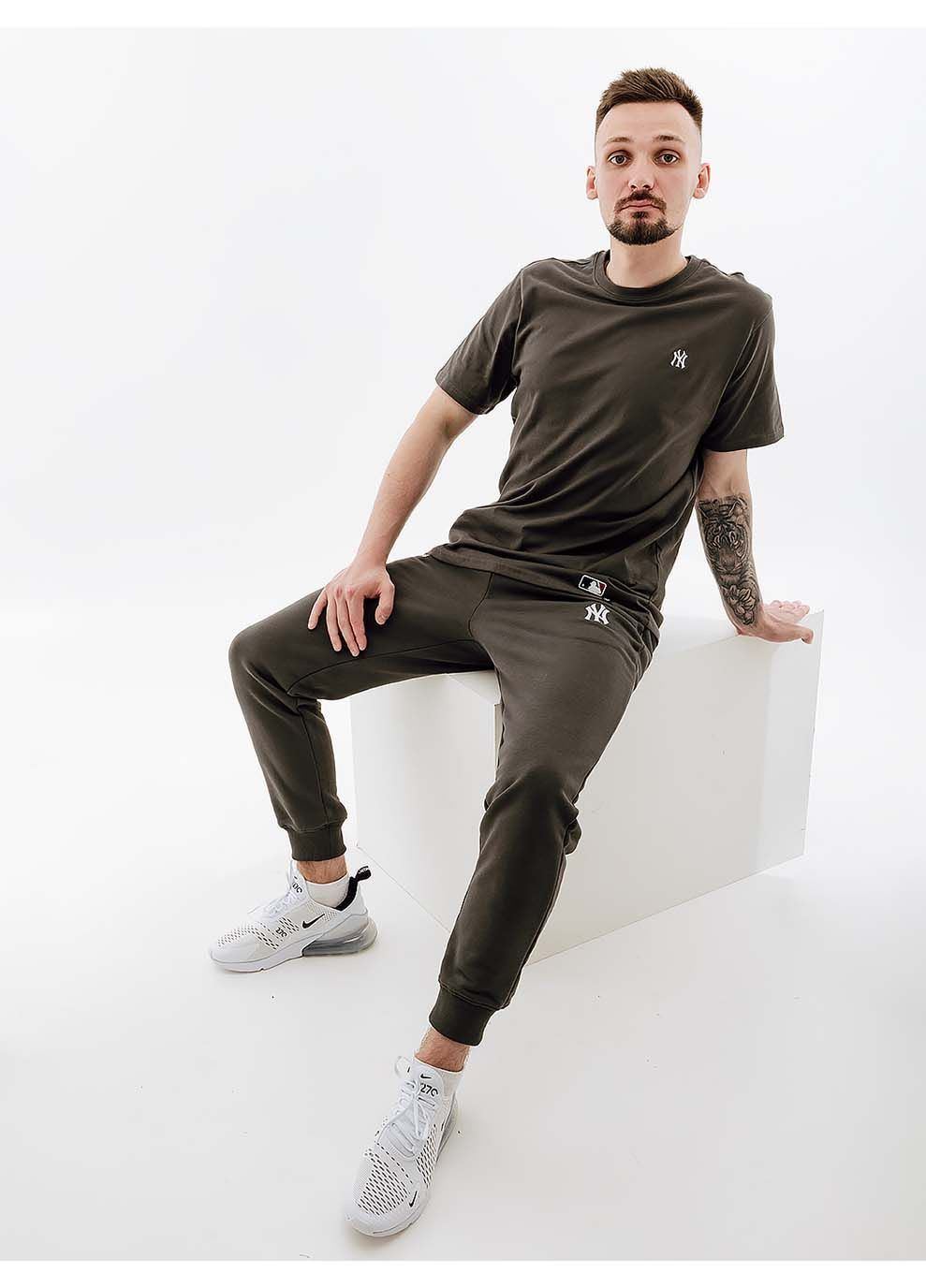 Серые демисезонные брюки 47 Brand