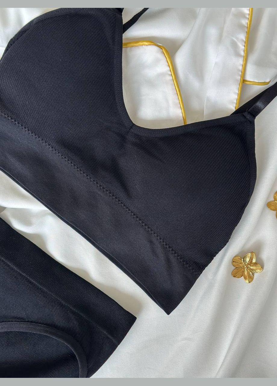 Черный демисезонный удобный яркий комплектик Vakko