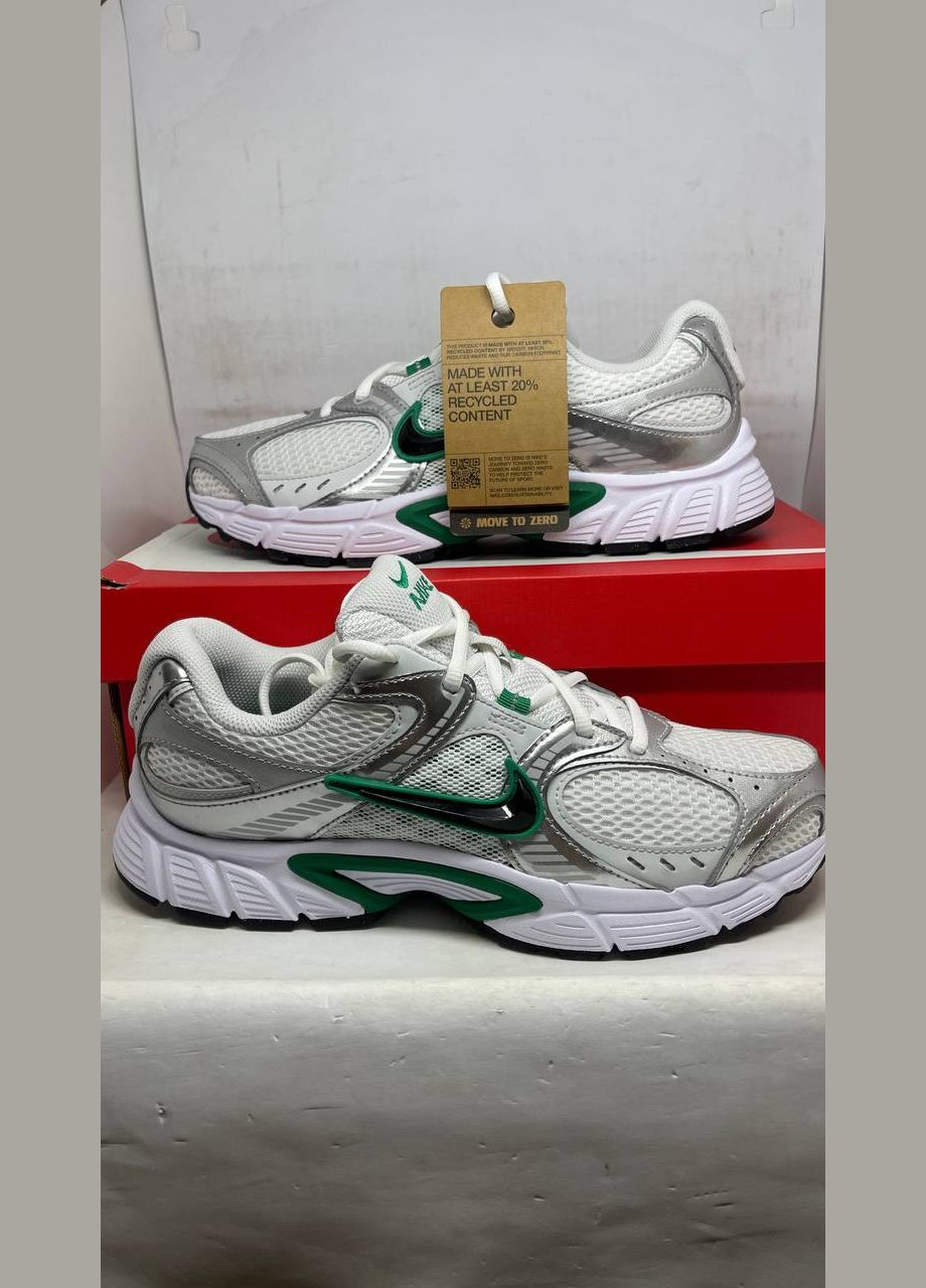 Білі кросівки чоловічі Nike V5 RNR