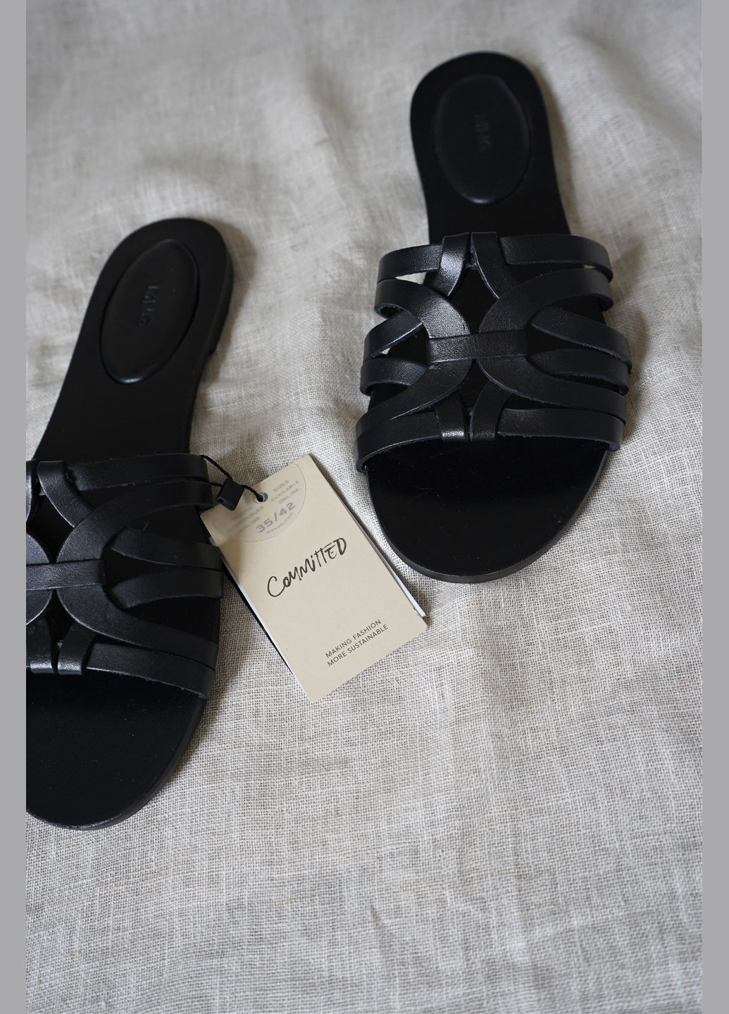 Шкіряні сандалії шльопанці з ремінцями Mango (325695387)