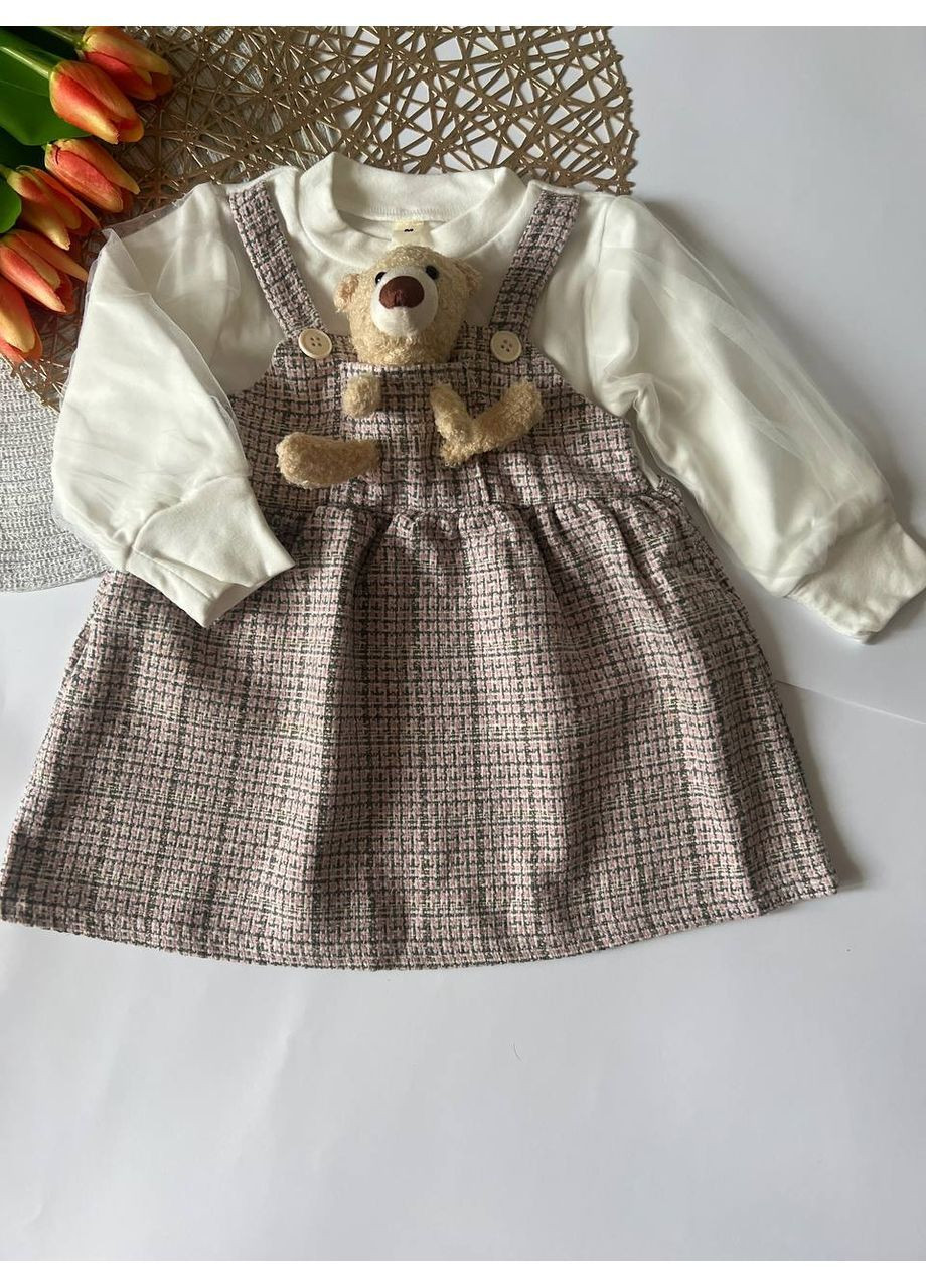 Серо-бежевое платье с игрушкой — стильное и оригинальное No Brand (371318033)