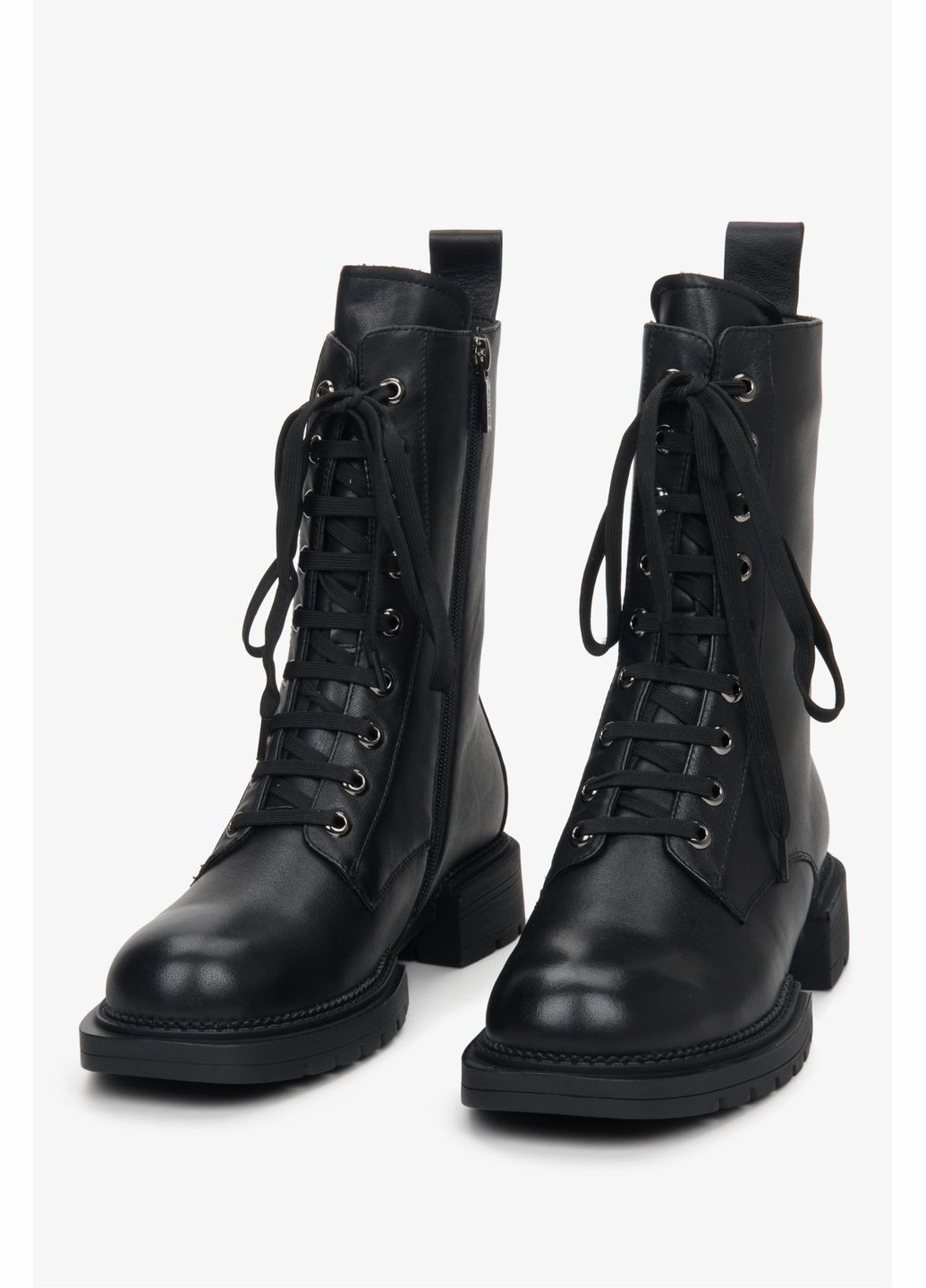 Зимние ботинки, цвет черный Estro