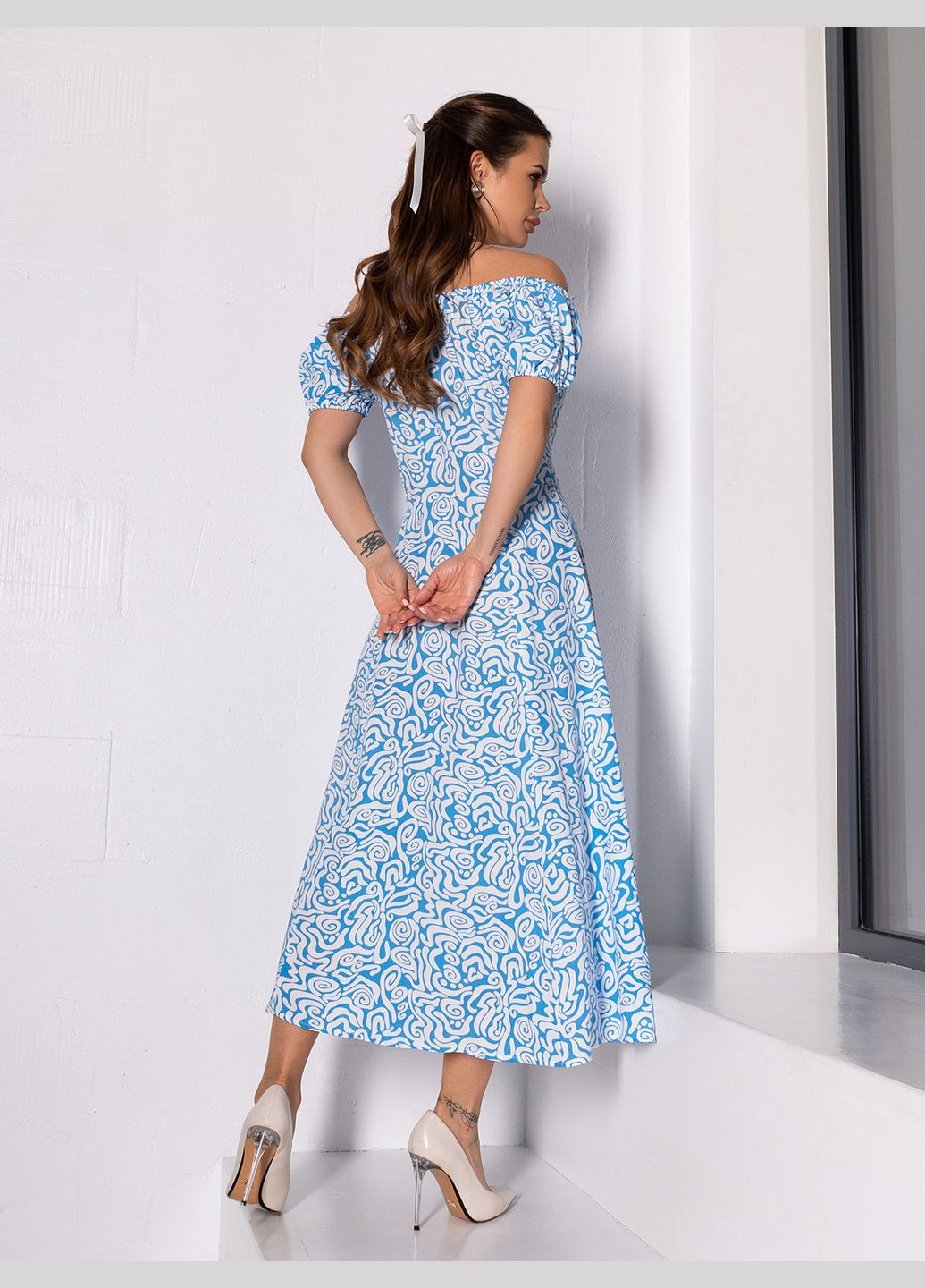 Блакитна повсякденний сукні ISSA PLUS з абстрактним візерунком