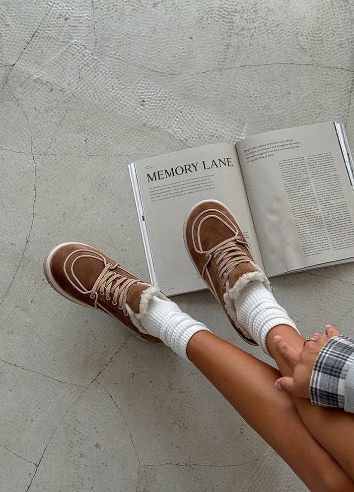 Замшевые женские зимние кроссовки (мех) коричневого цвета 35396 No Brand коричневые зима (364828825)