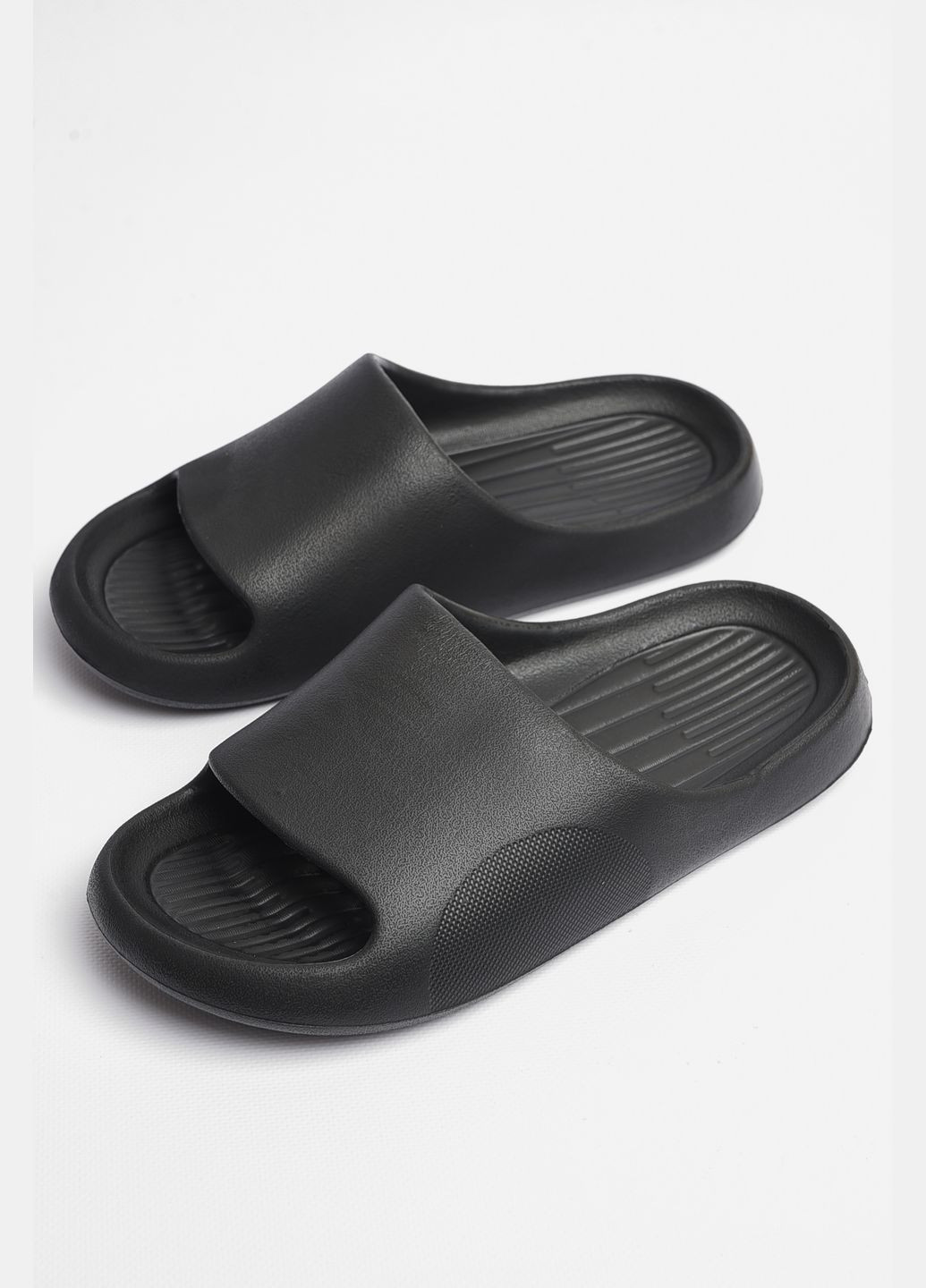Шльопанці чоловічі піна чорного кольору Let's Shop (296199004)
