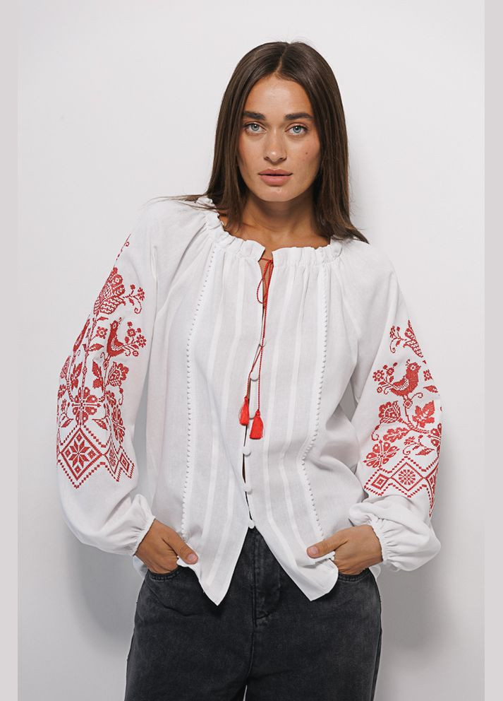 Біла жіноча вишиванка з вишивкою хрестиком Arjen (303605511)