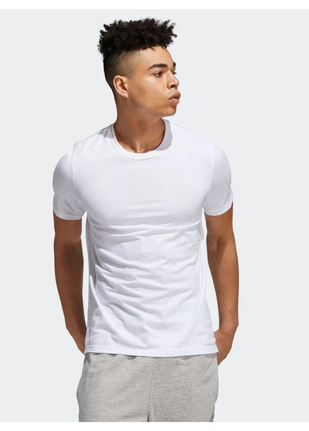 Белая футболка мужская adidas