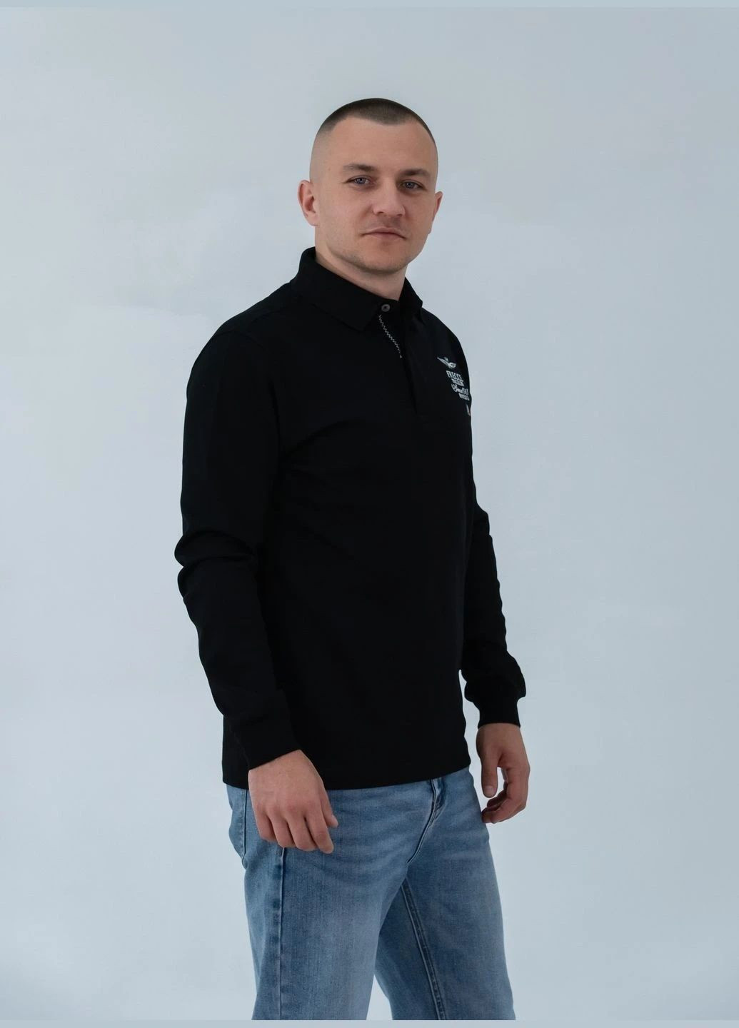 Черная футболка-поло мужское с длинным рукавом для мужчин Aeronautica Militare с логотипом