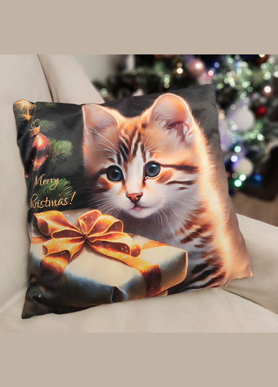 Декоративна наволочка з м'якого велюру на диванну подушку 45смХ45см Новорічна двостороння наволочка з милим котиком і ялинкою. Maystat (305742519)