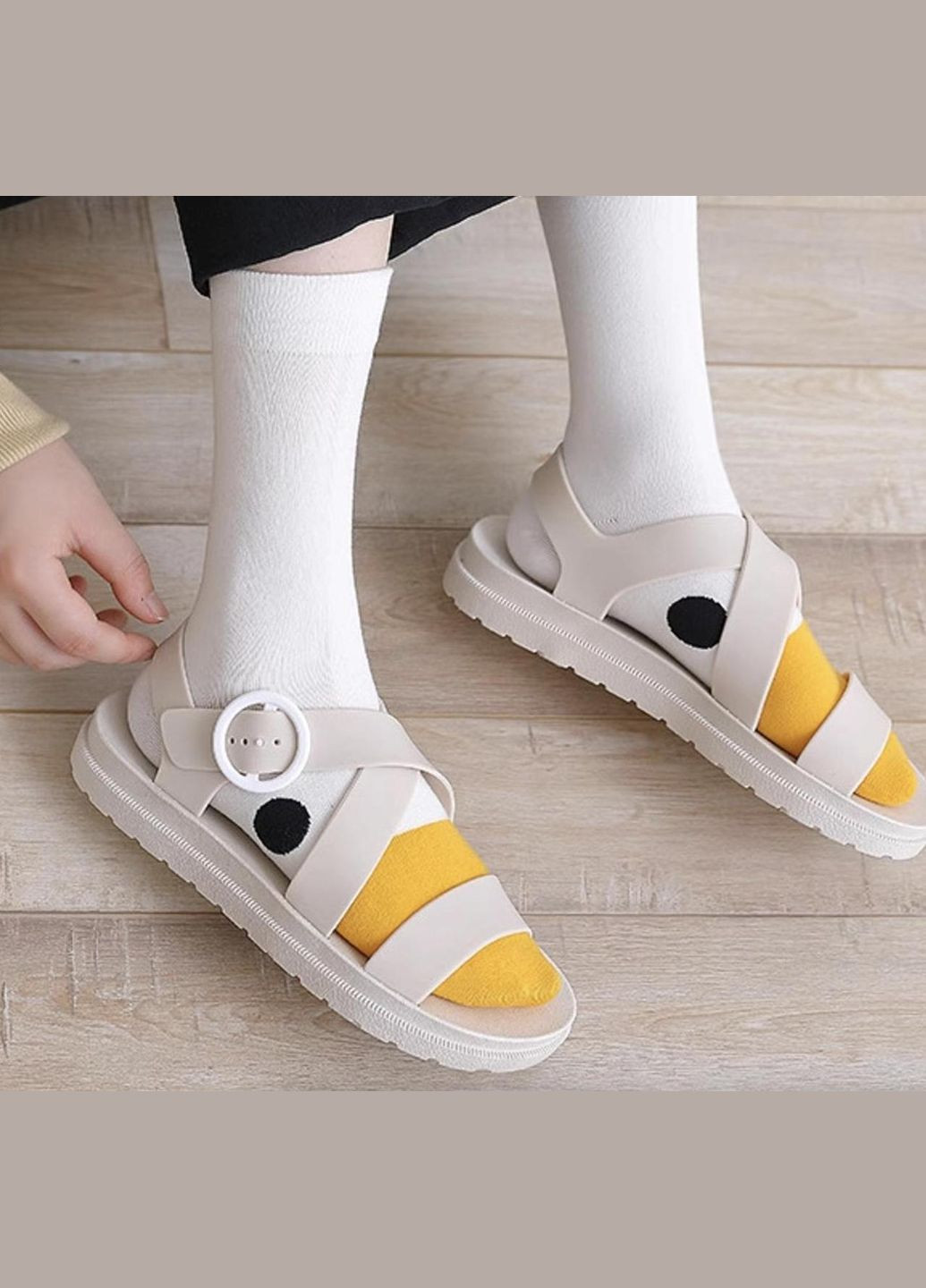 Білі шкарпетки жіночі, високі з бавовни, з качечкою 35-40р. білі (336385881)