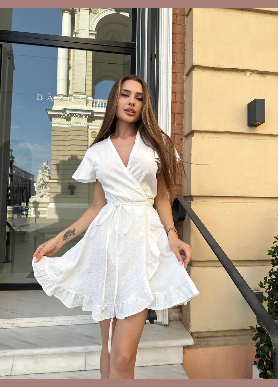 Молочное повседневный льняный сарафан на запах на запах Adelante однотонное