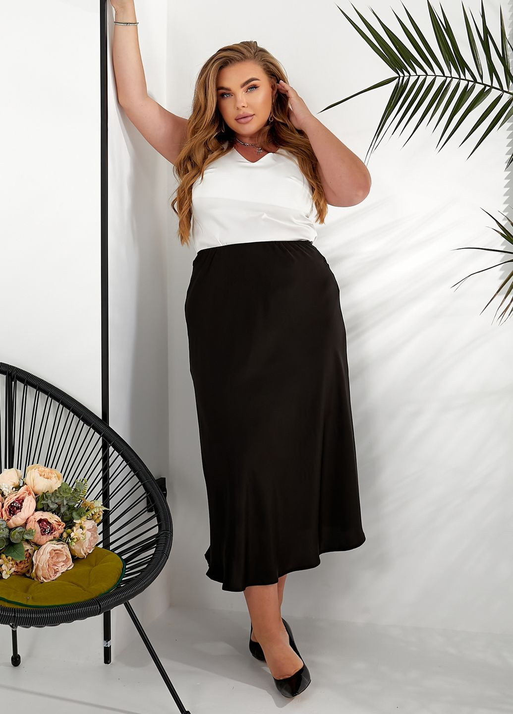 Черная офисная, праздничный, вечерний однотонная шелковая юбка No Brand клешированная, а-силуэта (трапеция)