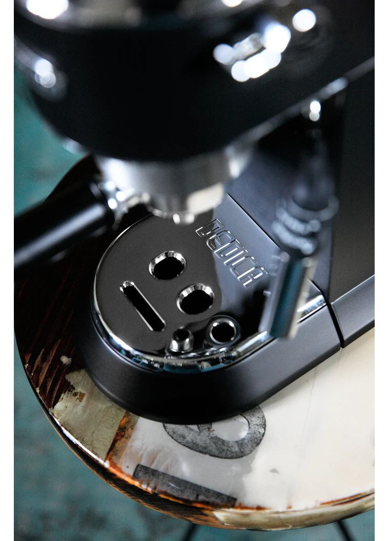 Кавоварка ріжкова EC 685 BK Delonghi (372465778)