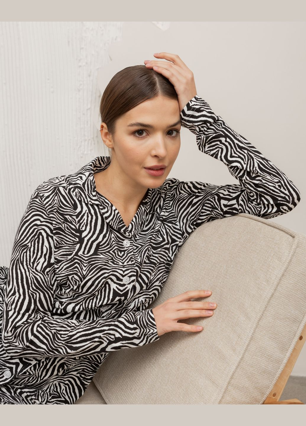 Чорна всесезон жіноча піжама бавовняна, піжама для жінок зебра, комплект піжамний сорочка та штани сорочка + брюки Nicoletta