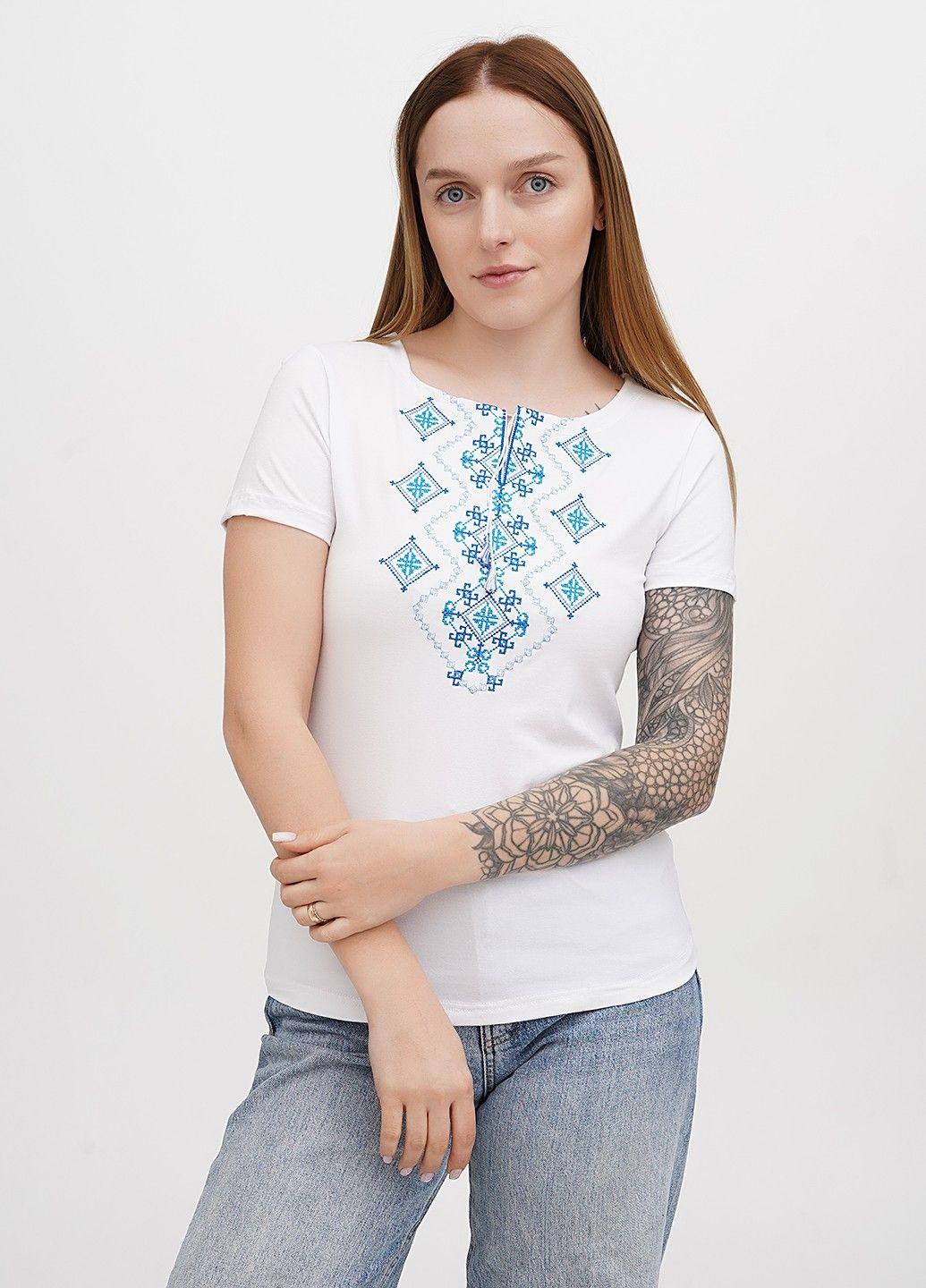 Біла жіноча вишита футболка хвилька аквамарин, біла Lesia (335077560)