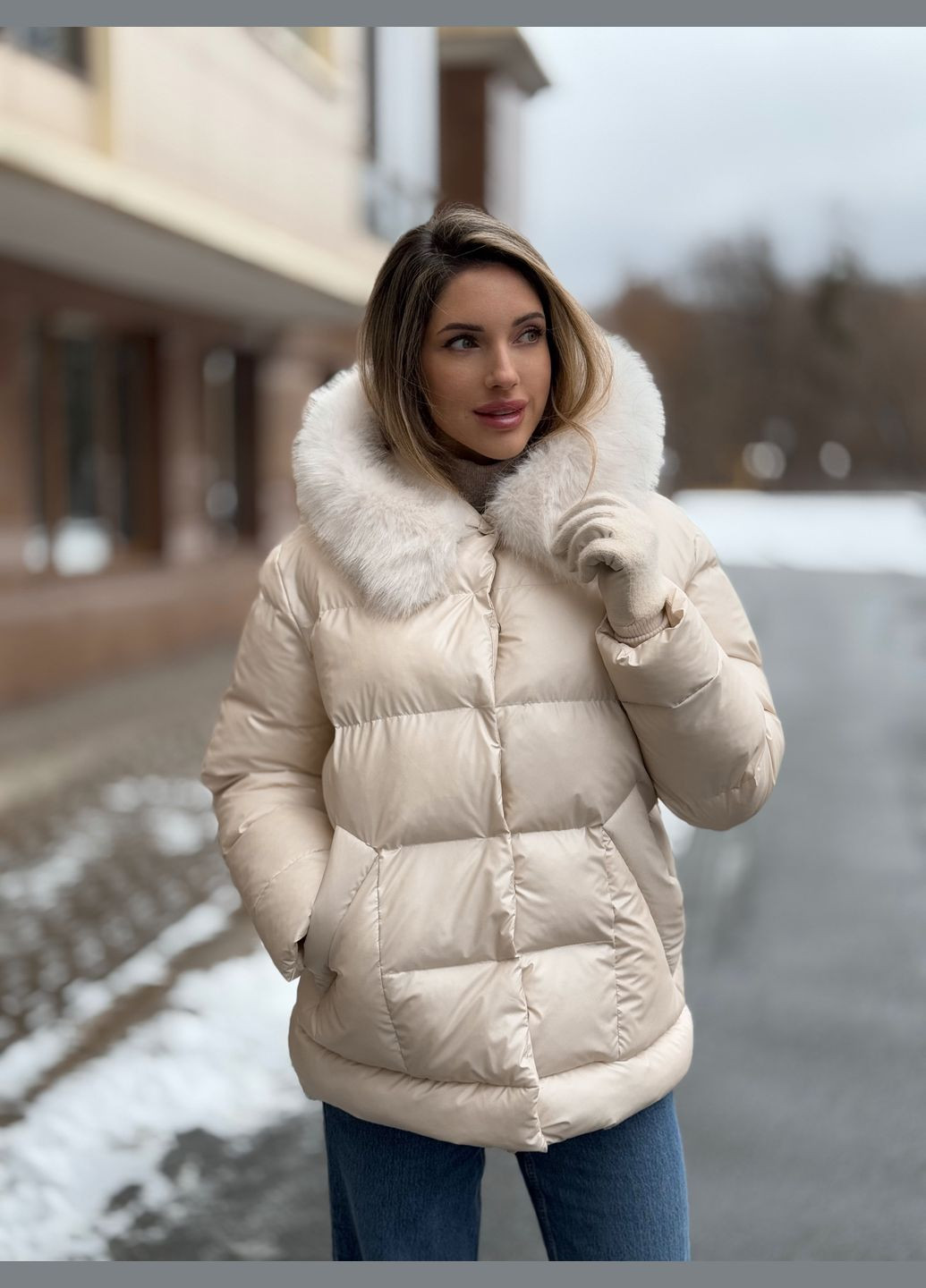 Молочная зимняя куртка MN