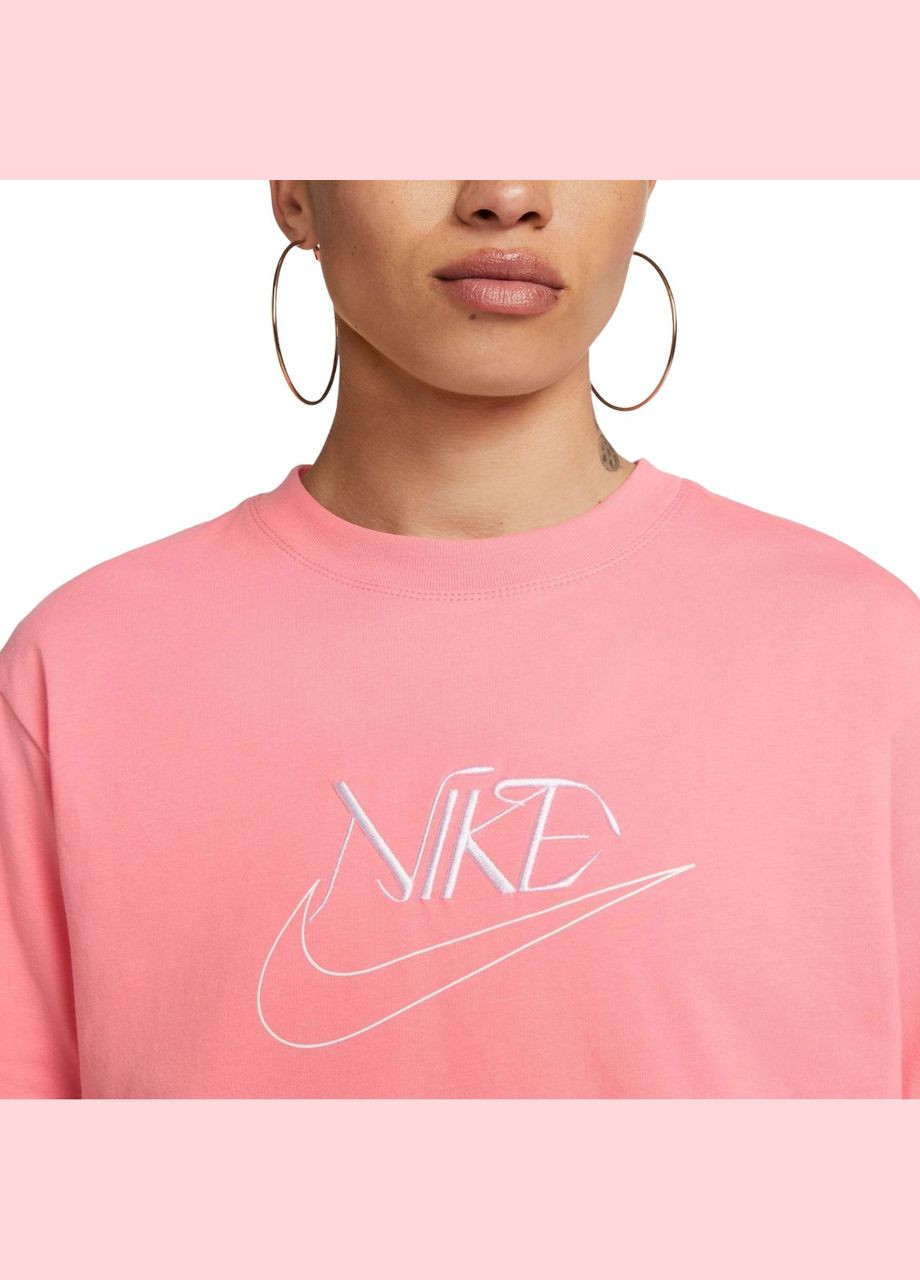 Розовая летняя футболка Nike