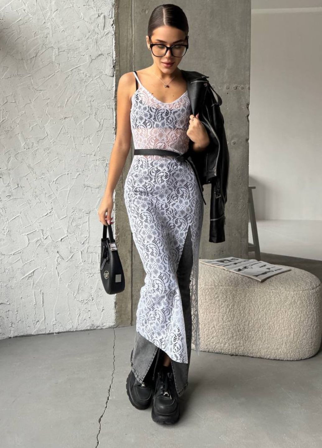 Белое кэжуал изысканное легкое летнее гипюровое ажурное меди платье на бретельках с вырезом на юбке Україна однотонное