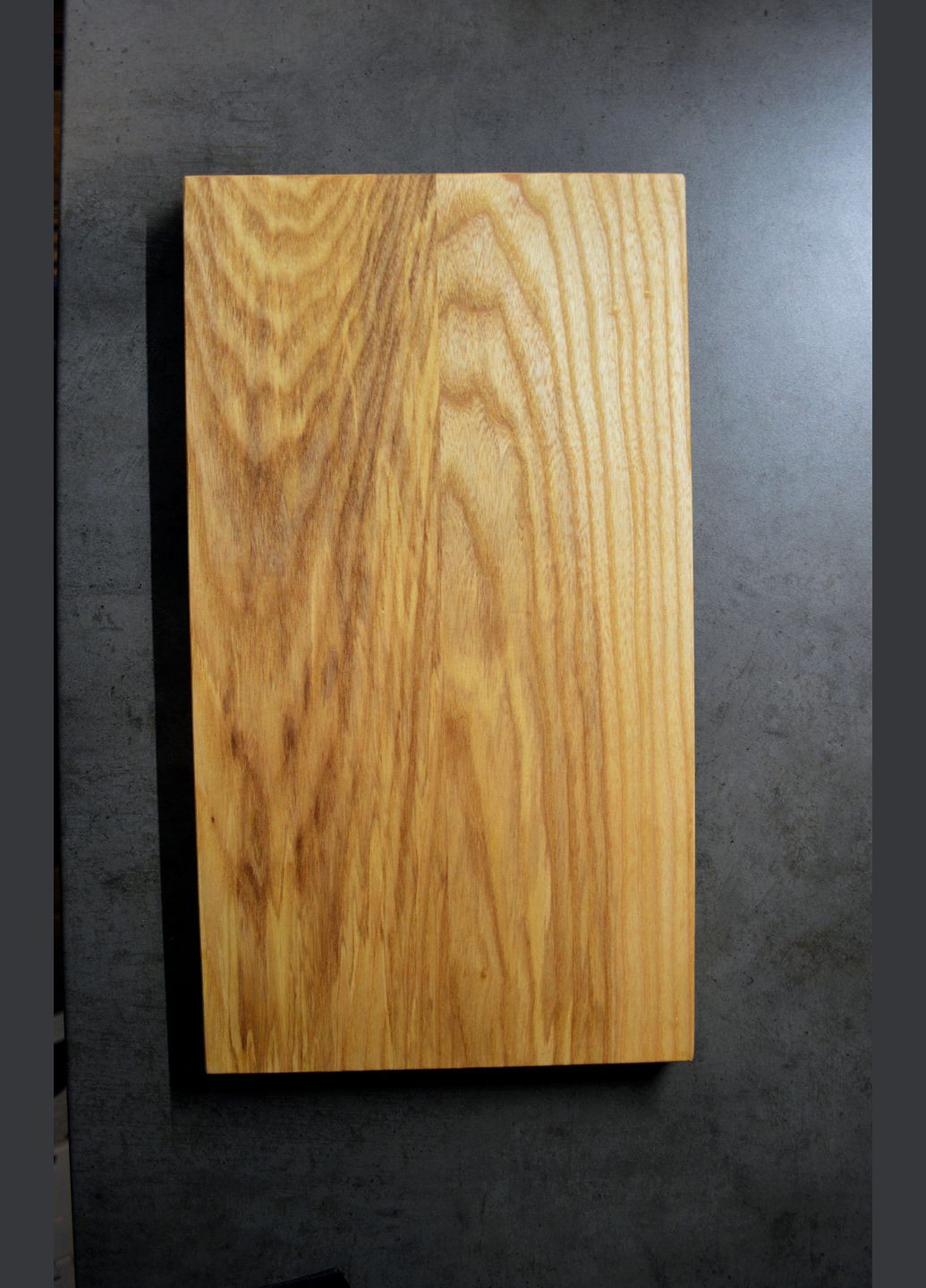 Экологичная кухонная разделочная доска из ясеня 39х20х2 см No Brand (306558617)