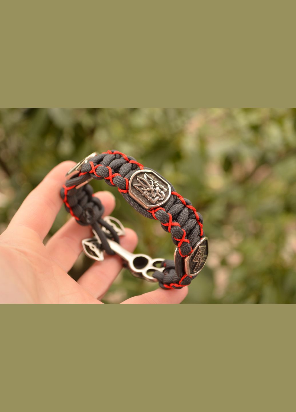 Браслет с молотом Волк и рунами из паракорда и латуни меляра ручного литья под заказ + брелок в подарок No Brand (341738992)