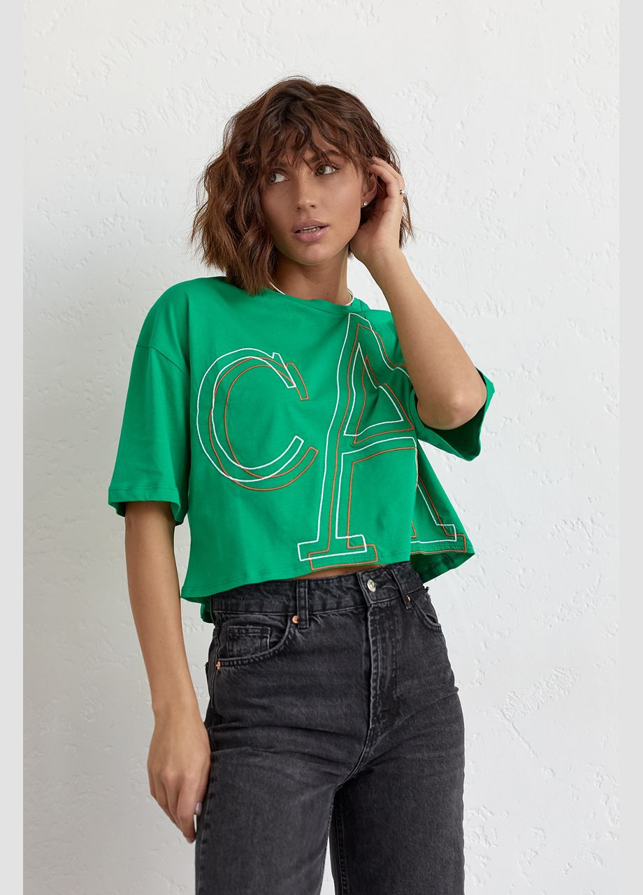 Зеленая летняя укороченная женская футболка с вышитыми буквами 2361 с коротким рукавом Lurex