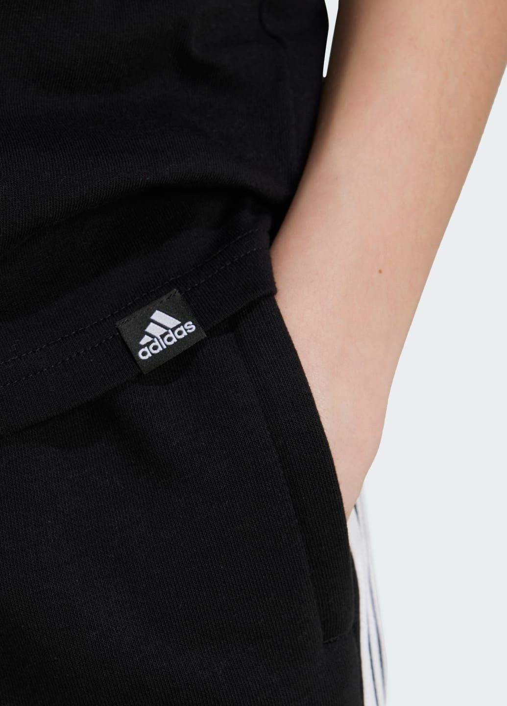 Черная демисезонная футболка graphic kids adidas