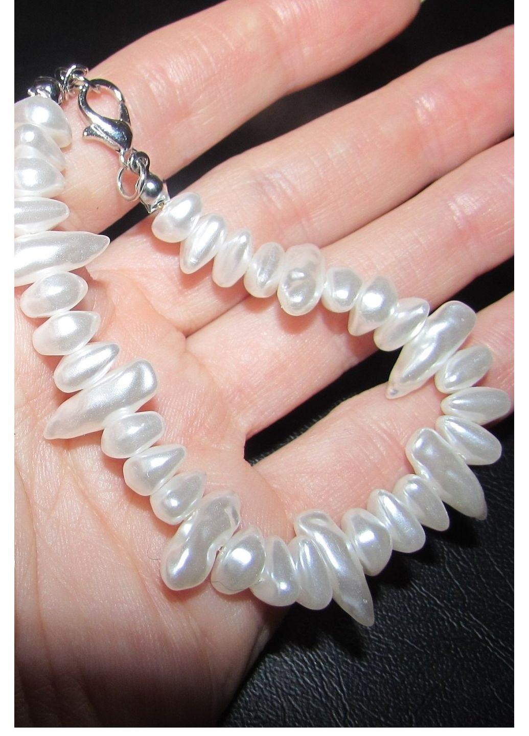 Білий браслет з намистинами перлинами, 1106 No Brand (353827931)