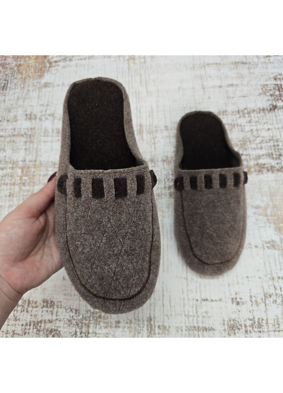 Темно-коричневые тапочки мужские комнатные No Brand