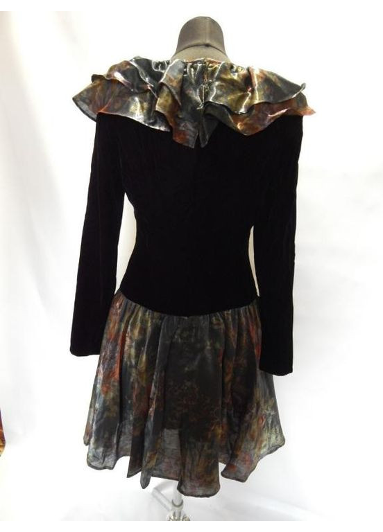 Чорна плаття жіноче ошатне велюр 46р 046tp (тільки в зазначеному розмірі, тільки 1 шт.) No Brand