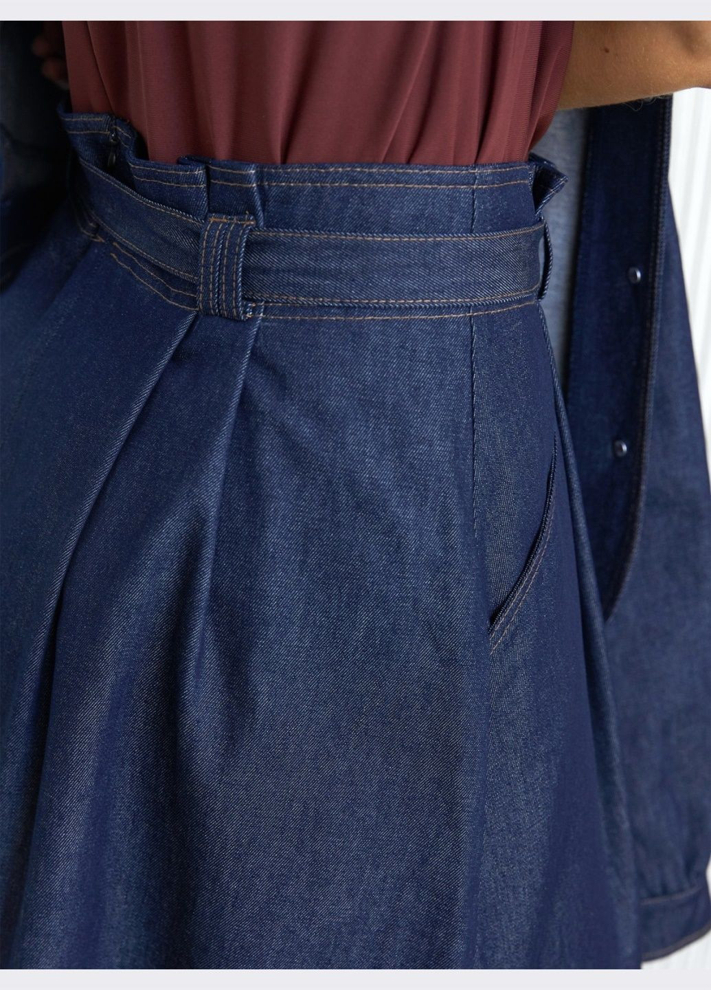 Темно-синяя однотонная джинсовая юбка-миди тёмно-синего цвета Dressa