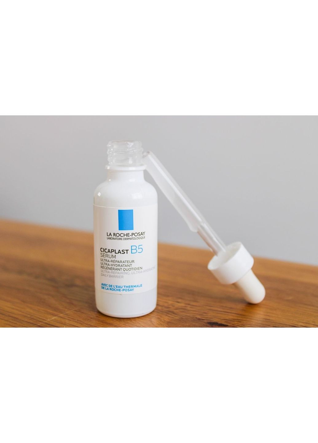 Відновлювальна сироватка Cicaplast B5 Serum з пантенолом 30 ml. La Roche-Posay (369569484)